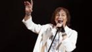 حفل جيانا نانيني في إكسبو دبي.. نجمة البوب الإيطالية تبهر جمهورها