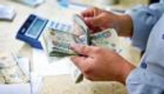 توابع زلزال الفائدة.. المصريون يتخلون عن الدولار لصالح الجنيه