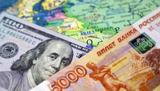 الروبل الروسي والدولار الأمريكي