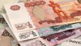 عقوبات ثم"حقنة" بوتين.. 29 يوما عصيبا في حرب الروبل ضد الدولار