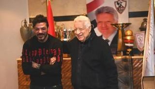 عمرو زكي مع رئيس الزمالك