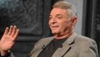 محمود حميدة يكشف سر غيابه عن باقي أجزاء "الأب الروحي" (فيديو)