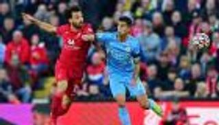 100 حافلة مؤجرة.. قرار حاسم بشأن ملعب مباراة ليفربول ومانشستر سيتي