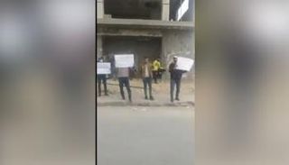 شباب ليبي من المسجلين بمشروع منح الزواج