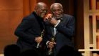 أوسكار 2022.. جوائز فخرية لصامويل جاكسون وداني جلوفر (صور)