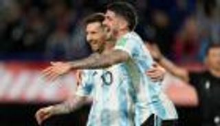 بقيادة ليونيل ميسي.. منتخب إسبانيا يفرط في تشكيلة نارية