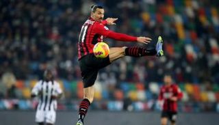 زلاتان إبراهيموفيتش مهاجم ميلان