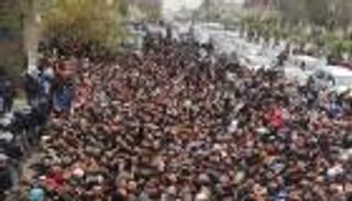 حلم المونديال.. تذاكر مباراة الجزائر والكاميرون تثير الفوضى (فيديو)