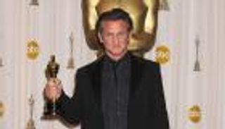 أوسكار 2022.. شون بين يهدد بـ"صهر جوائزه" في هذه الحالة