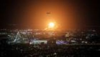 غضب واسع للسعوديين.. سقوط المحتفي بإرهاب الحوثي في جدة