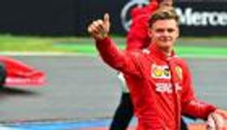 التطورات الصحية لميك شوماخر.. نجل الأسطورة حاضر غائب في سباق السعودية