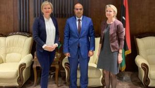 جانب من لقاء سفيرة بريطانيا بعميد بلدية بنغازي - السفارة البريطانية