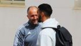 الجزائر ضد الكاميرون.. لماذا أعاد بلماضي بن رحمة إلى موقعة الحسم؟