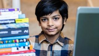 كوتيليا كاتاريا..  أصغر مبرمج في العالم