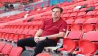 قبل قرعة كأس العالم.. فرانك دي بور يرشح 4 منتخبات للفوز بالمونديال