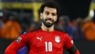 مصر ضد السنغال.. محمد صلاح يثير خلافا بين أشهر توأم في الكرة المصرية (فيديو)