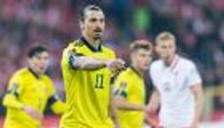 تصفيات كأس العالم.. إبراهيموفيتش يفاجئ الجميع بعد صفعة بولندا