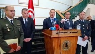 وزير الداخلية التونسي توفيق شرف الدين خلال مؤتمر صحفي سابق