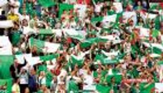 بكل اللغات.. جماهير الجزائر تحاصر الفيفا لإعادة مباراة الكاميرون