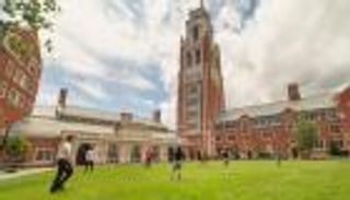 موظفة تسرق جامعتها 4 آلاف مرة.. والحصيلة 40 مليون دولار