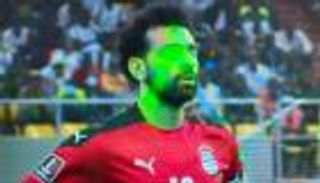 مهدد بالعمى.. ما أضرار الليزر على محمد صلاح؟