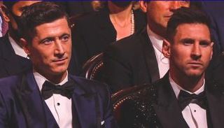 ميسي وليفاندوفسكي الأفضل في العالم