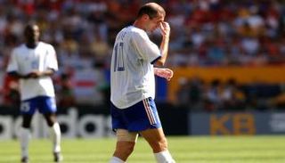 زيدان مع منتخب فرنسا في مونديال 2002