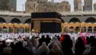 آخر صلاة جمعة من شعبان بالمسجد الحرام (فيديو وصور)