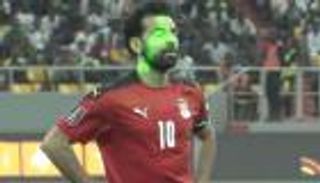 "أشعر بالإحباط".. كلوب يدافع عن صلاح بعد أزمة "الليزر"