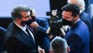 بين الضحك والجد.. رئيس برشلونة يتحدث عن عودة ميسي وضم هالاند