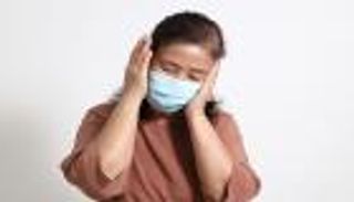 طنين الأذن.. إضافة جديدة إلى قائمة أعراض "أوميكرون"