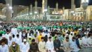 إقامة صلاة التراويح بأولى ليالي رمضان في المسجد النبوي (صور)