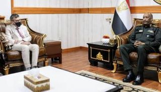 البرهان خلال لقاء المبعوث الأممي