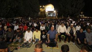 صلاة التراويح بالمسجد الأقصى-أرشيفية