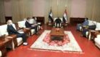 السلام والتحول الديمقراطي.. مباحثات "صريحة" للبرهان مع مبعوثي الترويكا