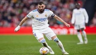 كريم بنزيما مهاجم ريال مدريد