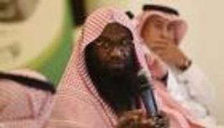 الكلباني يقاضي ستوديو 22: "اللي ما أدبوه أهله تأدبه المحاكم" (فيديو)