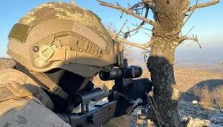 جندي تركي أثناء مشاركته بإحدى العمليات