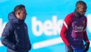 أولهم ديمبلي.. تشافي يمهد لحسم مستقبل رباعي برشلونة