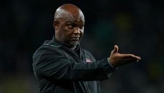 بيتسو موسيماني مدرب الأهلي ضد الاتحاد السكندري