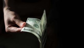 البنوك المركزية مضطرة للتعامل مع التضخم