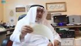 عثمان طه.. خطاط المصحف الشريف لأكثر من 30 عاما (صور)