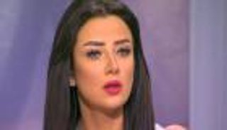 "رضوى الشربيني" في ستوديو 22: "لو مراتك بتضربك تعمل إيه؟" (فيديو)