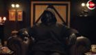 هدية أم حزلقوم؟.. شخصية مدير "لعبة السبيط" تحيّر المصريين