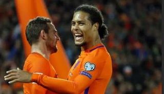 فيرجل فان دايك ودي فري في منتخب هولندا