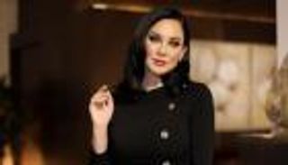 سلاف فواخرجي تكشف سبب طلاقها وموقف زوجها من قبلة "شارع شيكاغو" (فيديو)