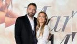 جينيفر لوبيز وبن أفليك.. قصة خطوبة تأخرت 18 عاما (فيديو)