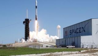 جانب من عملية الإطلاق