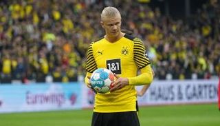 إيرلينج هالاند مهاجم بروسيا دورتموند
