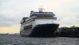 خدمة 5 نجوم.. سفينة سياحية عملاقة تستقبل اللاجئين من أوكرانيا